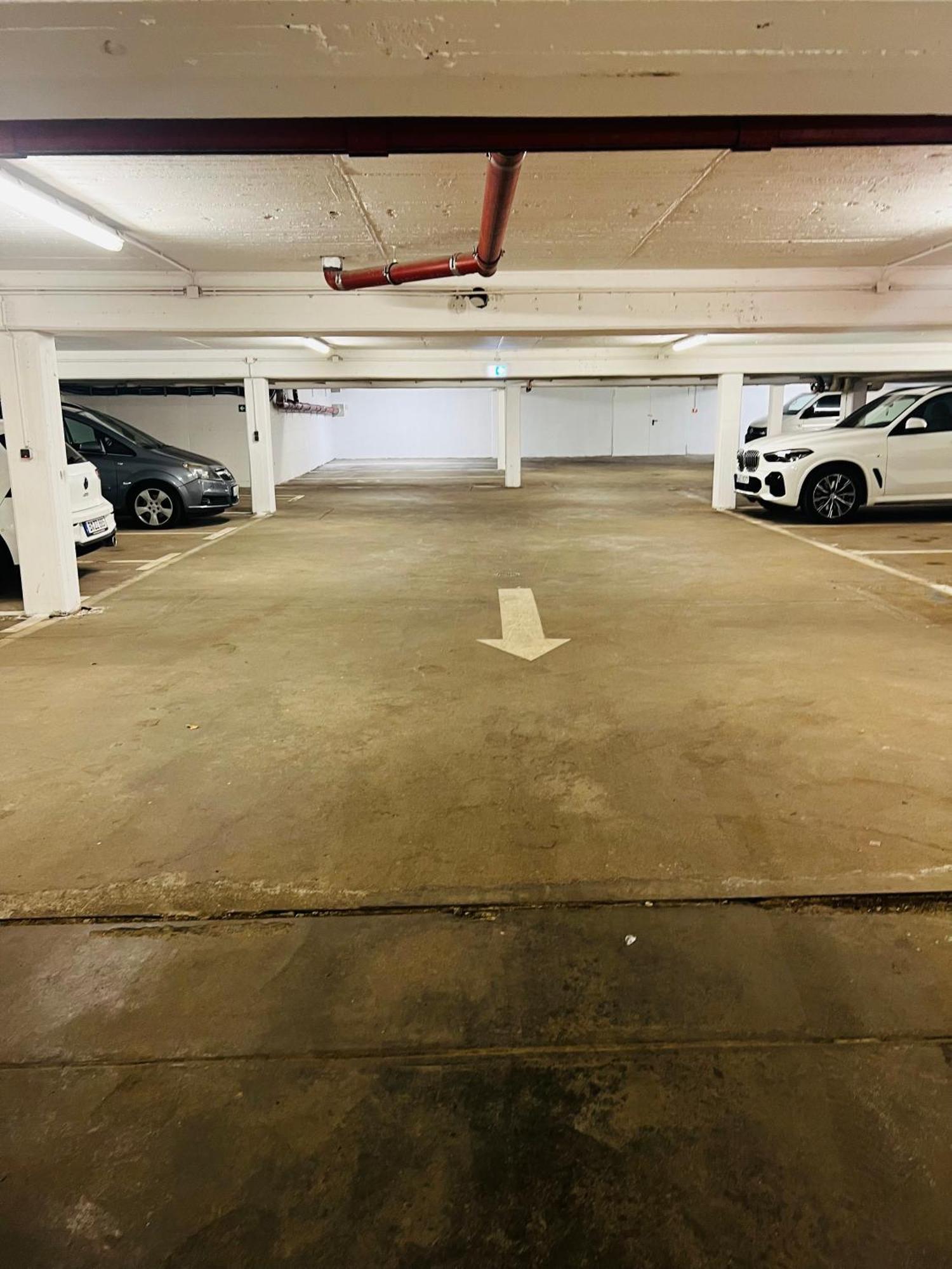 Ladenwohnung In Kreuzberg Mit Parkplatz In Einer Tiefgarage Berlijn Buitenkant foto